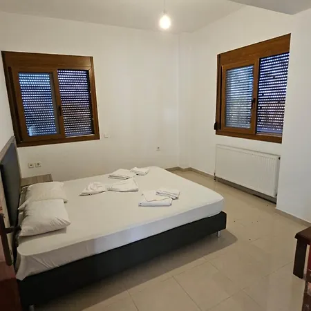 Nisi House Beachfront Sea View *