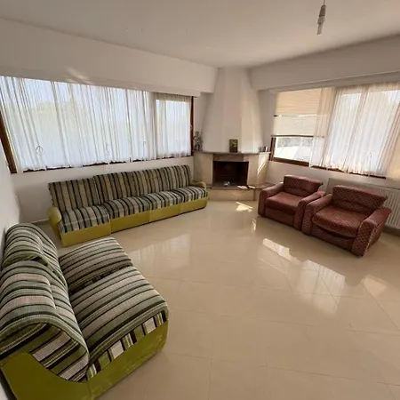 Nisi House Beachfront Sea View Vakantiehuis